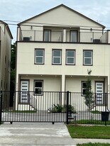 823 North Loop in Houston, TX - Building Photo