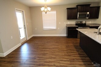 5628 Blue Sky Ct in Milton, FL - Building Photo - Building Photo