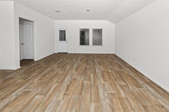 4227 Bedwyn Bay Dr in Fulshear, TX - Building Photo - Building Photo