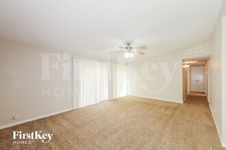 1211 NE 67th St in Kansas City, MO - Building Photo - Building Photo