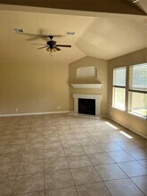 129 Holmstrom St in Hutto, TX - Building Photo - Building Photo