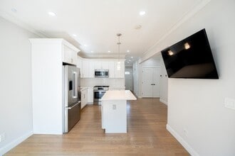 41 Fairbanks St, Unit 1 in Boston, MA - Foto de edificio - Building Photo