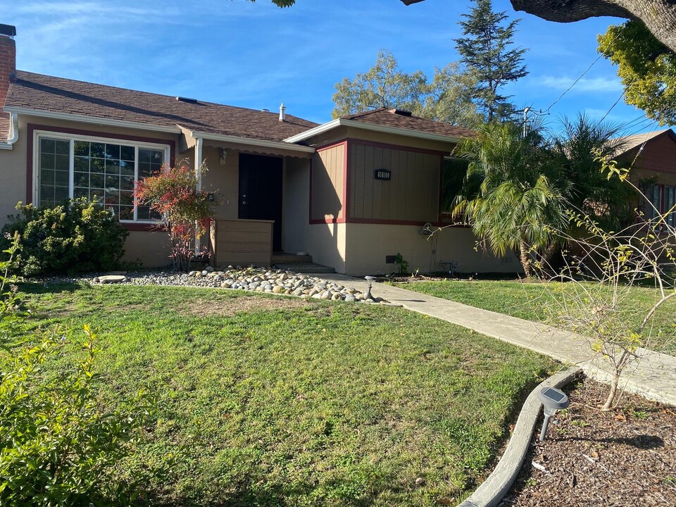 16105 Carolyn St in San Leandro, CA - Building Photo