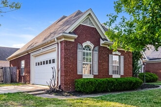 4869 Rosebrook Cir E in Southaven, MS - Building Photo - Building Photo