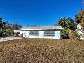313 Jessica St N in Nokomis, FL - Building Photo