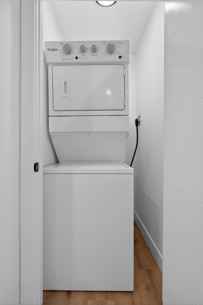 9337-93387 87 Ave NW in Edmonton, AB - Building Photo - Building Photo