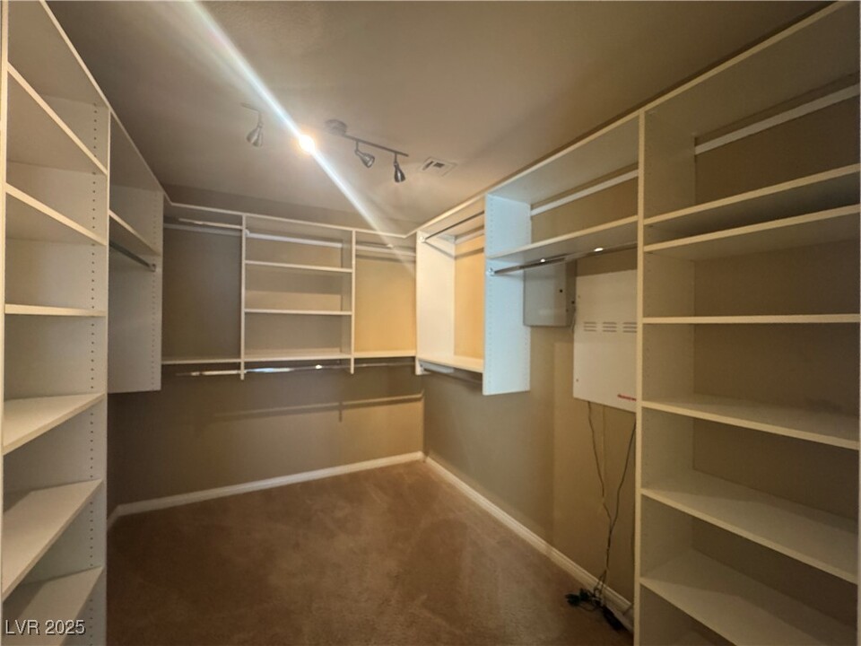 7334 W Mistral Ave in Las Vegas, NV - Building Photo