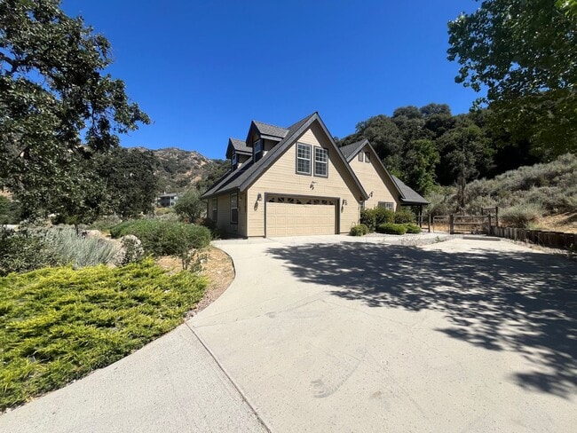 29760 Butterfield Way in Tehachapi, CA - Building Photo - Building Photo