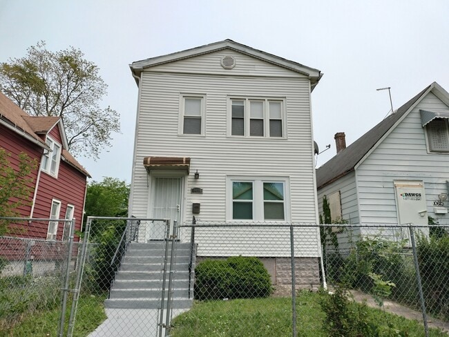 property at 10619 S Perry Ave