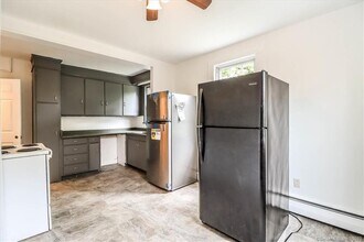 14 Poplar St in New Milford, CT - Building Photo - Building Photo