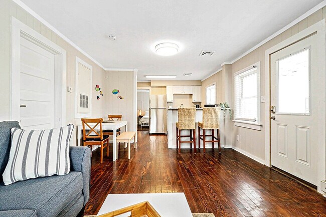 516 Norfolk Ave in Virginia Beach, VA - Building Photo - Building Photo