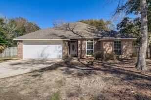 9524 Pointe Aux Chenes Rd in Ocean Springs, MS - Building Photo