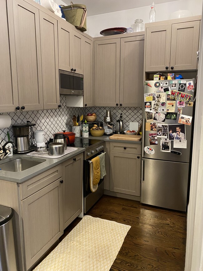 6080 Myrtle Ave, Unit 3H in Ridgewood, NY - Building Photo - Building Photo