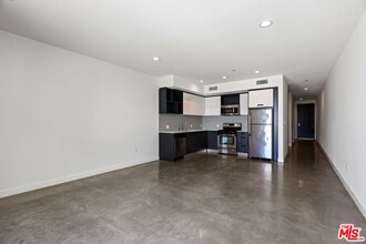 10810 Palms Blvd in Los Angeles, CA - Building Photo - Building Photo