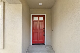 27519 Via Montoya in San Juan Capistrano, CA - Foto de edificio - Building Photo