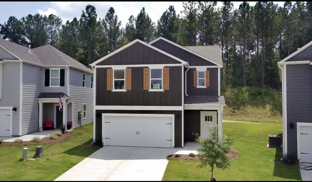 216 Chelsea Pk Cir in Chelsea, AL - Building Photo