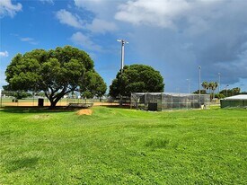 13433 SW 62nd St in Miami, FL - Building Photo