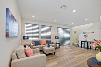 7602 Sage Ct in Santee, CA - Foto de edificio - Building Photo