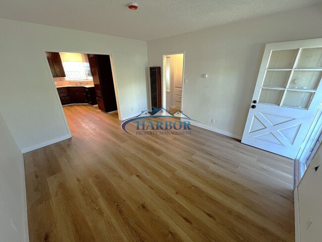 10023-10023 Felton Ave in Inglewood, CA - Building Photo - Building Photo