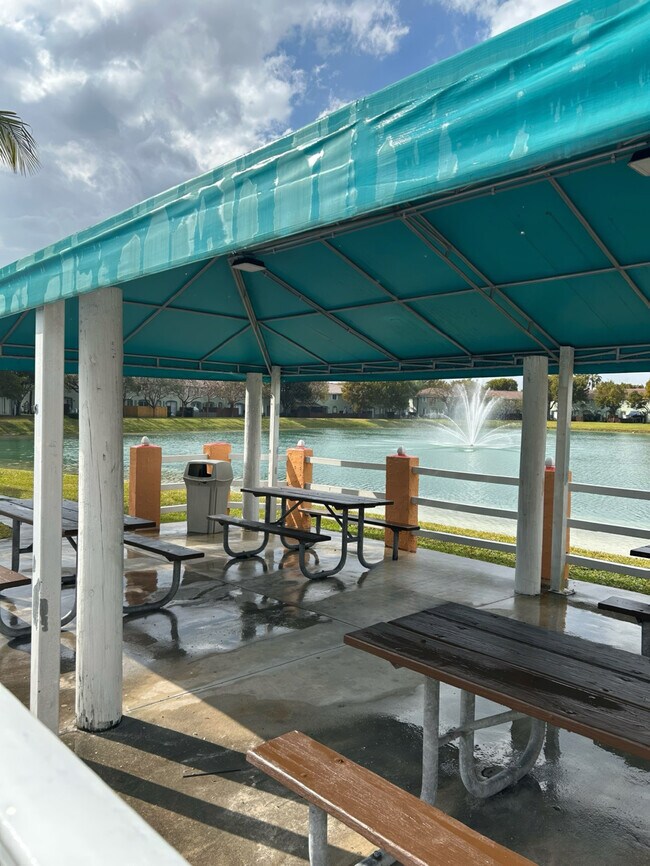 2637 SE 16th Ter, Unit 203 in Homestead, FL - Foto de edificio - Building Photo