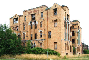 Buena Sala Apartments