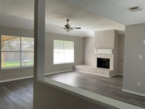 16966 Glen Eagle Dr N in Conroe, TX - Foto de edificio - Building Photo