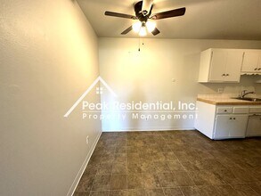 4548 Ashcroft Ave in Sacramento, CA - Building Photo - Building Photo