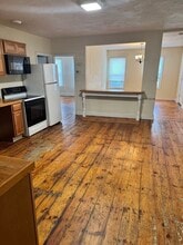 33 Thomas St in Southbridge, MA - Building Photo - Building Photo