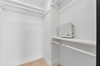 6 Brooks St, Unit #2 in Boston, MA - Foto de edificio - Building Photo