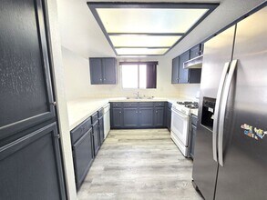 5853 Calobar Ln in Las Vegas, NV - Building Photo - Building Photo