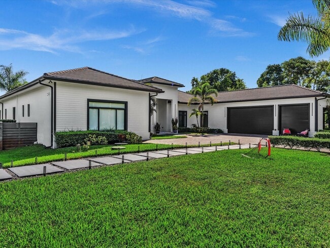 6122 SW 173rd Way in Southwest Ranches, FL - Building Photo - Building Photo