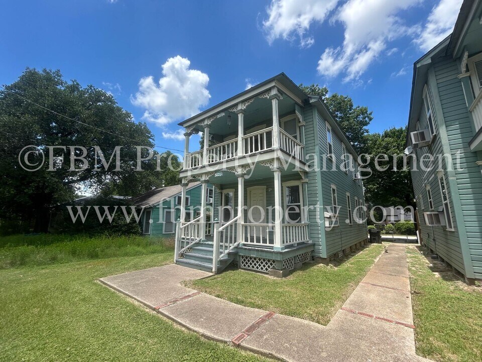 502 W 1st Ave in Corsicana, TX - Building Photo