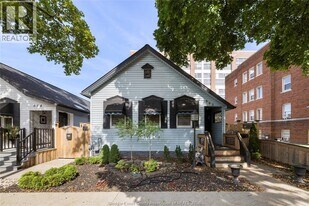 662 Argyle Rd in Windsor, ON - Building Photo