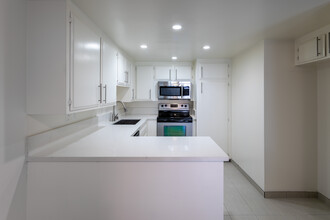 316-356 W. Meda Ave. Glendora CA. 91741 in Glendora, CA - Building Photo - Interior Photo