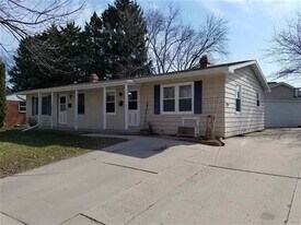 915 Clayton Pl, Unit 915 Clayton Place in Green Bay, WI - Building Photo