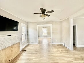 3114 School St in Des Moines, IA - Building Photo - Building Photo