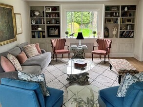 8 Holly Ln in Rye, NY - Building Photo - Building Photo