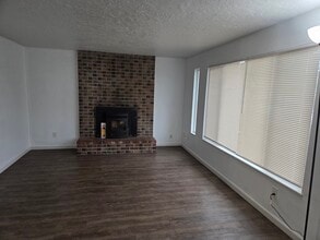 3380 SE 1st St in Gresham, OR - Building Photo - Building Photo