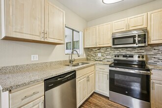 Indigo Creek in Glendale, AZ - Building Photo - Building Photo