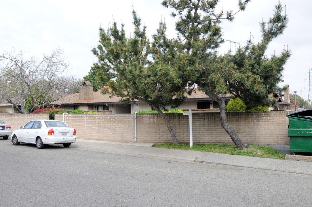 Bella Villas in Sacramento, CA - Foto de edificio