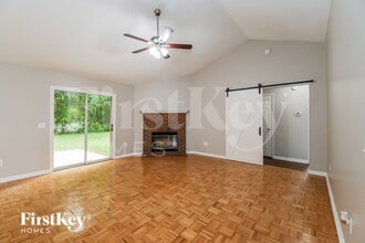 5714 Plum Hollow Dr W in Jacksonville, FL - Foto de edificio - Building Photo