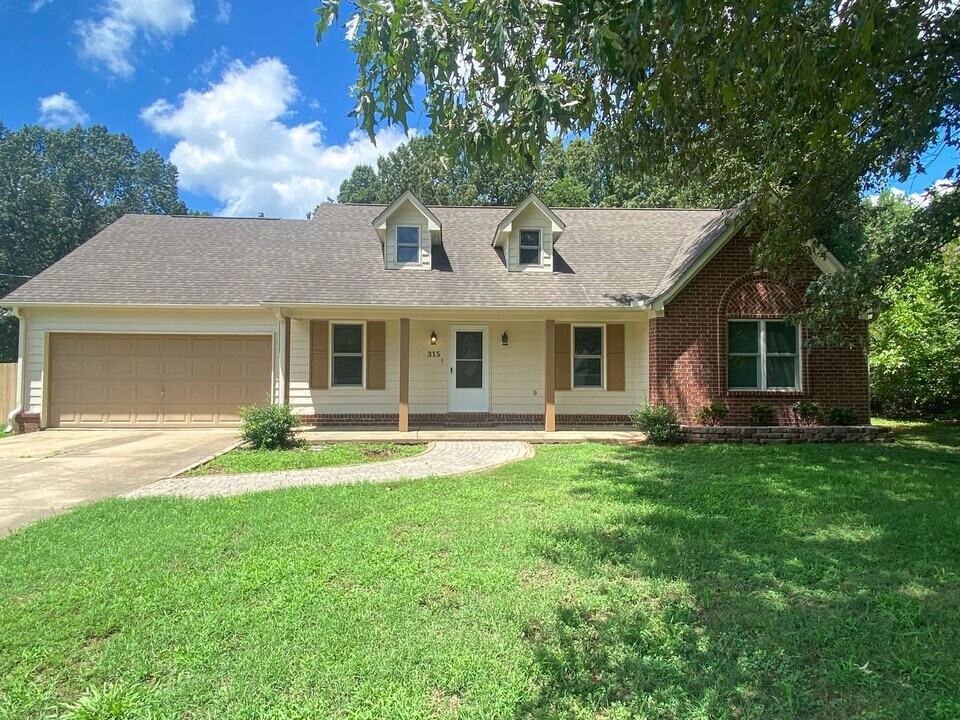 315 Quail Hollow Dr in Atoka, TN - Building Photo