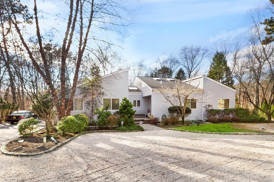 41 Park Cir in Quogue, NY - Building Photo
