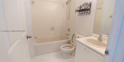 1528 SE 24th Ct in Homestead, FL - Building Photo - Building Photo