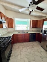 662 Paopua Loop in Kailua, HI - Building Photo - Building Photo