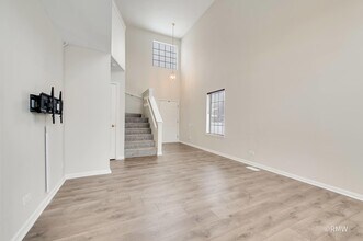 1223 Summersweet Ln in Bartlett, IL - Building Photo - Building Photo