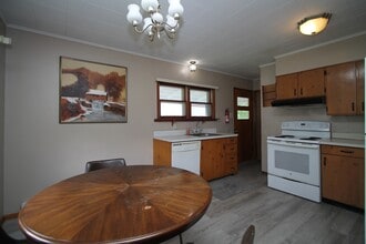 115 Crestmont Ave in State College, PA - Building Photo - Building Photo