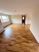 293 Adriana St in Saddle Brook, NJ - Building Photo - Building Photo