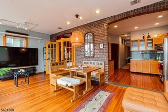 152 Pine St in Cliffside Park, NJ - Building Photo - Building Photo