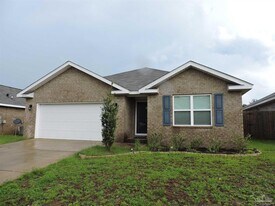 6450 Churchill Cir in Milton, FL - Building Photo